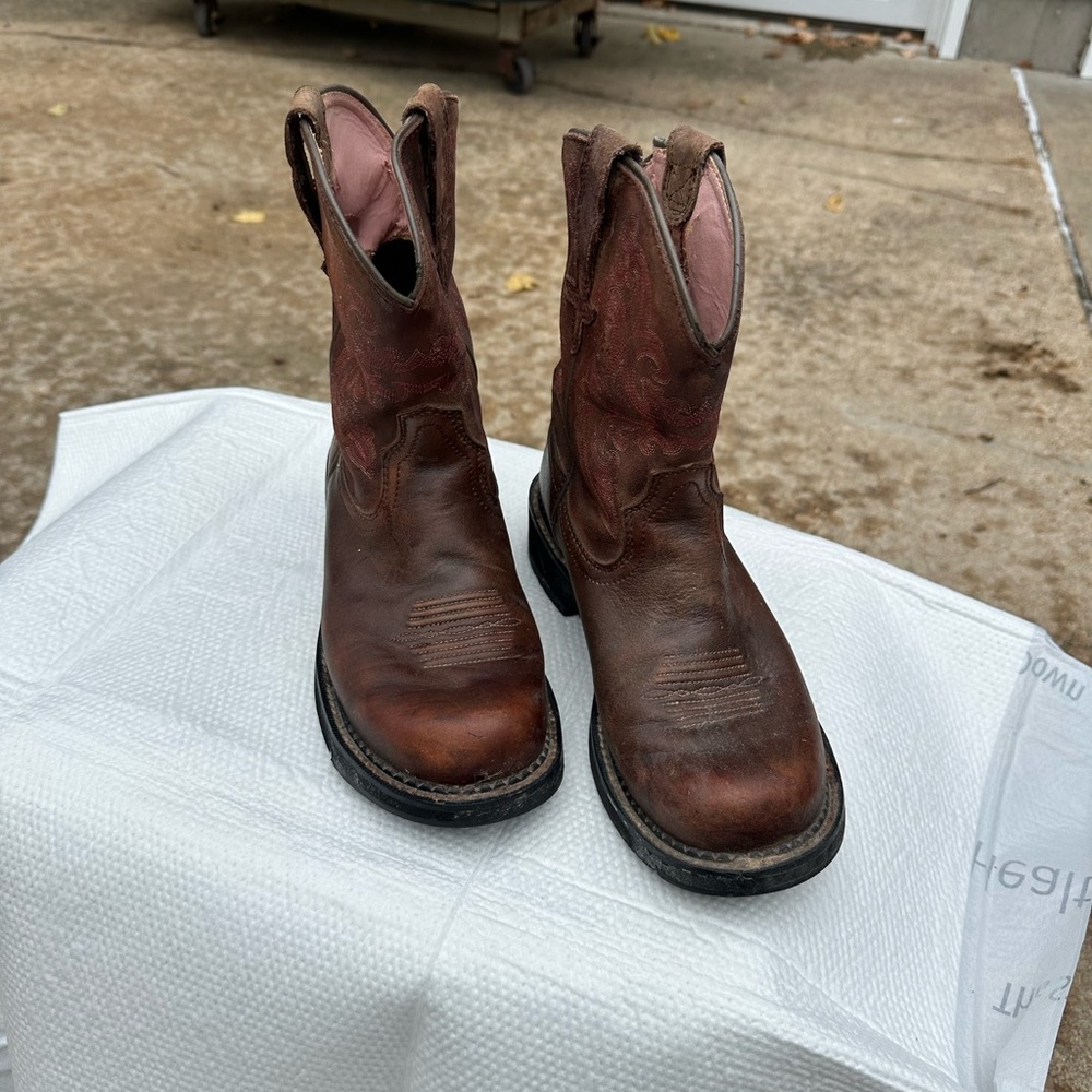Ariat Brown and Red Heeled Boots - Picture 5 of 6